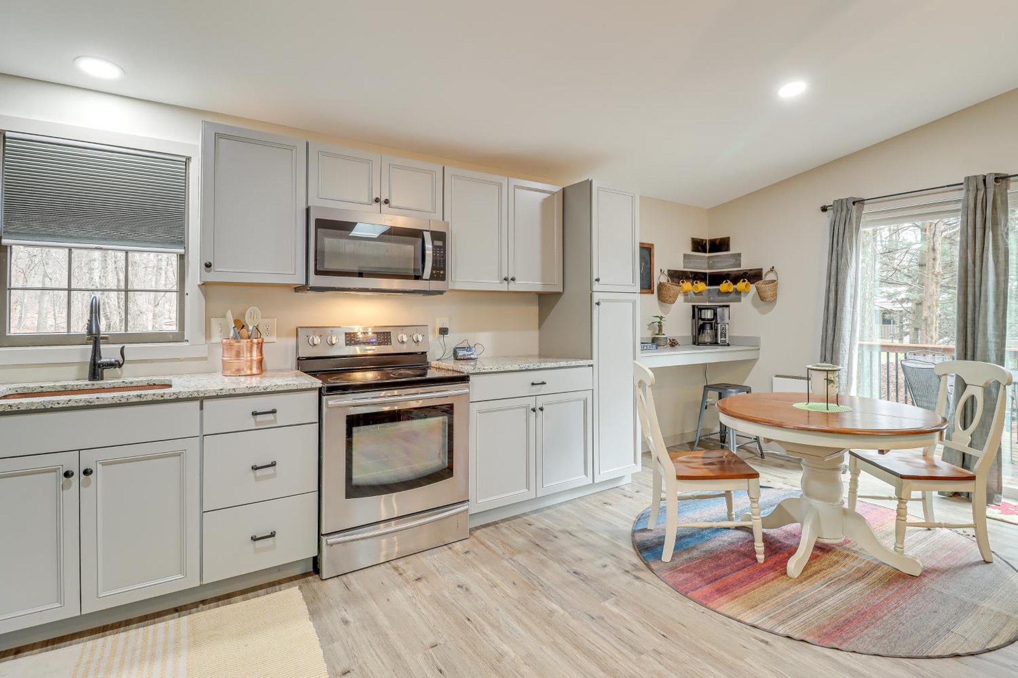 Quaint Jim Thorpe Cabin Retreat, Walk To Beach! Екстериор снимка