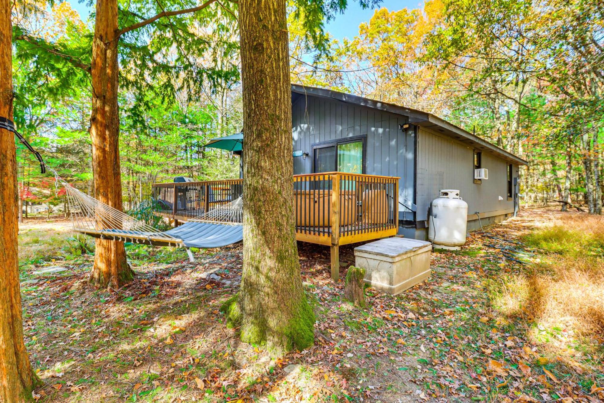Quaint Jim Thorpe Cabin Retreat, Walk To Beach! Екстериор снимка