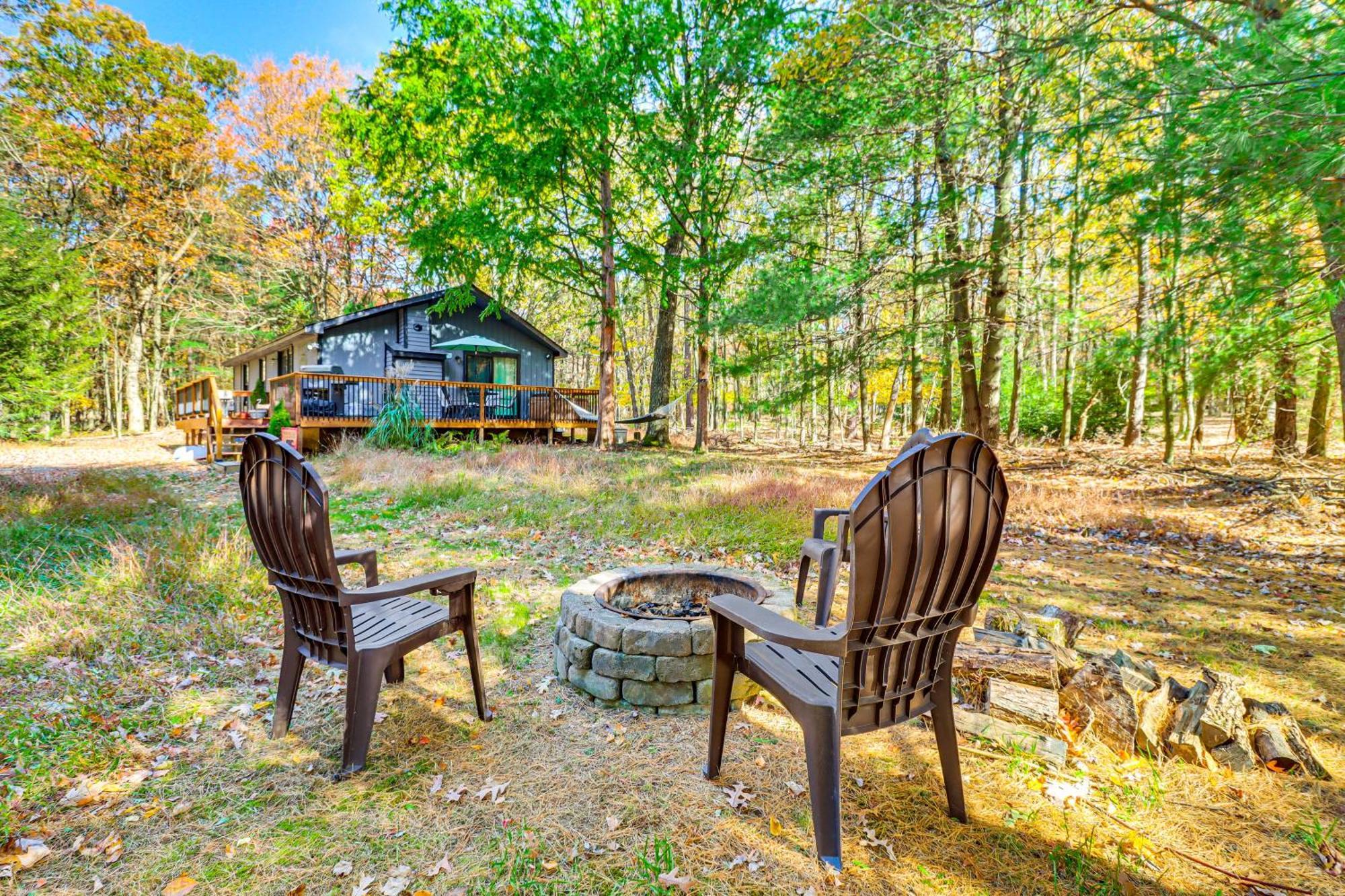 Quaint Jim Thorpe Cabin Retreat, Walk To Beach! Екстериор снимка