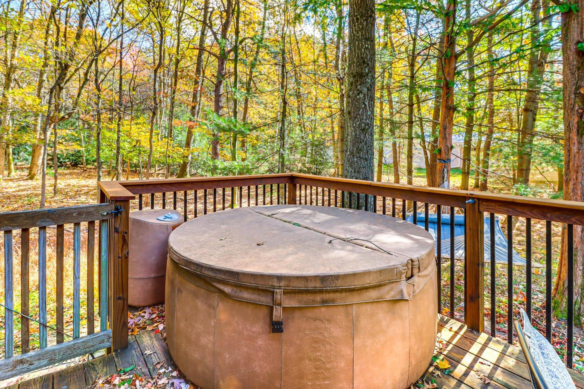 Quaint Jim Thorpe Cabin Retreat, Walk To Beach! Екстериор снимка